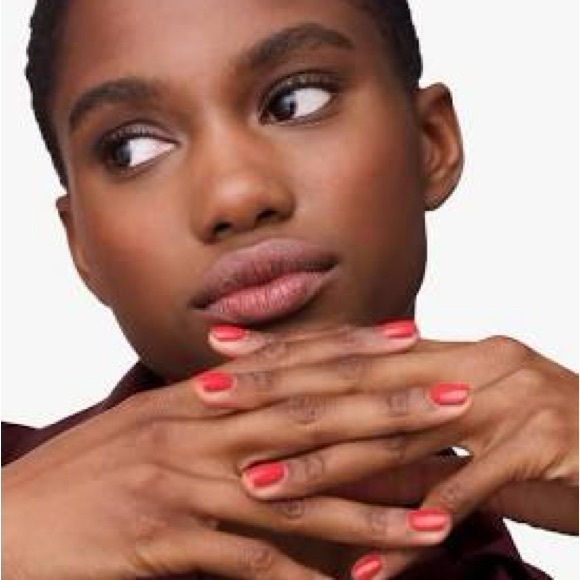 Hermès Coral Nail Polish - Picture 3 of 6